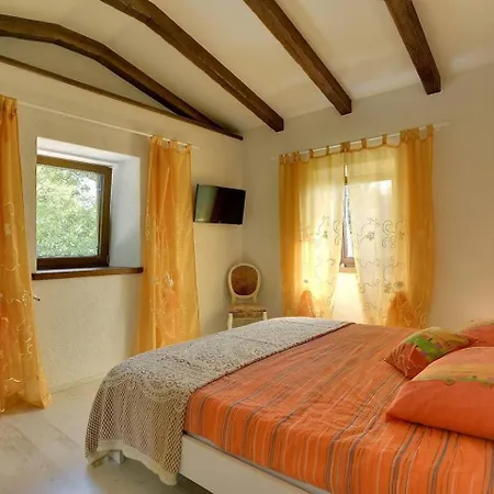 Family Friendly House With A Swimming Pool Dolenja Vas, Istria - Sredisnja Istra - 24521 Tatil Evi *