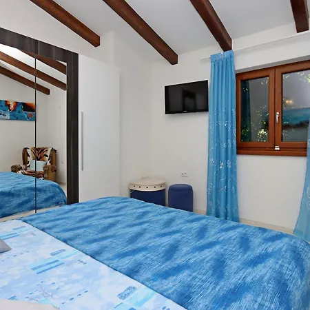 Family Friendly House With A Swimming Pool Dolenja Vas, Istria - Sredisnja Istra - 24521 בית נופש *