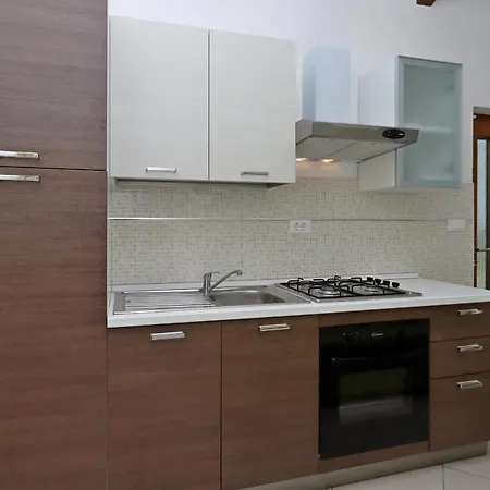 Family Friendly House With A Swimming Pool Dolenja Vas, Istria - Sredisnja Istra - 24521 בית נופש