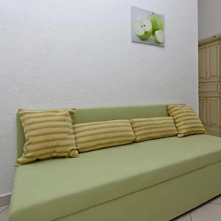 Family Friendly House With A Swimming Pool Dolenja Vas, Istria - Sredisnja Istra - 24521 בית נופש
