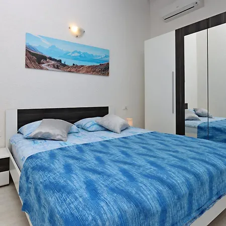 Family Friendly House With A Swimming Pool Dolenja Vas, Istria - Sredisnja Istra - 24521 בית נופש