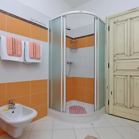 בית נופש Family Friendly House With A Swimming Pool Dolenja Vas, Istria - Sredisnja Istra - 24521 *