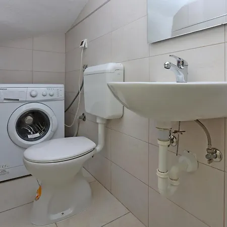 Family Friendly House With A Swimming Pool Dolenja Vas, Istria - Sredisnja Istra - 24521 בית נופש
